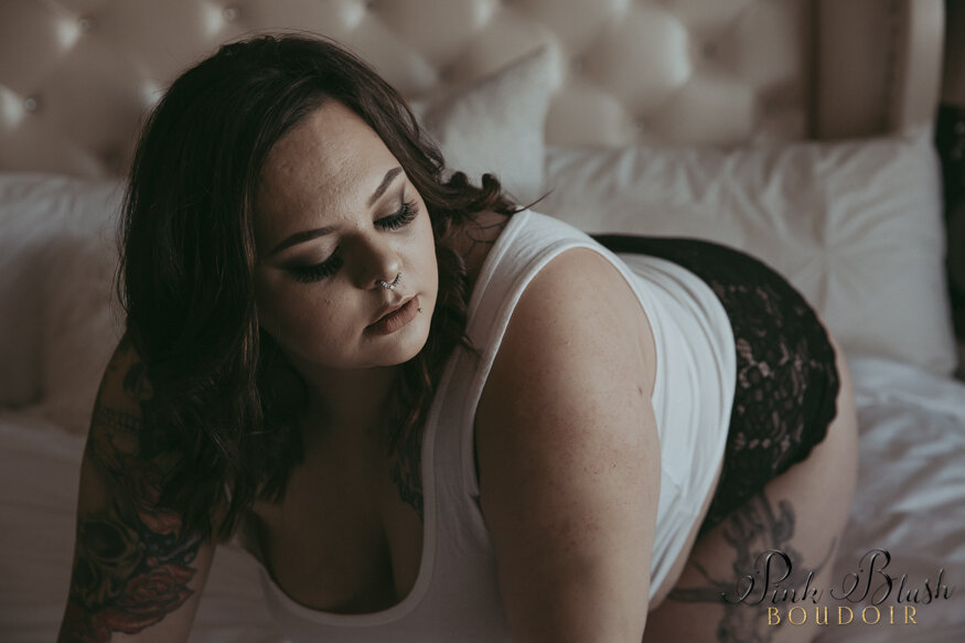 Curvy Boudoir Photography Edmonton