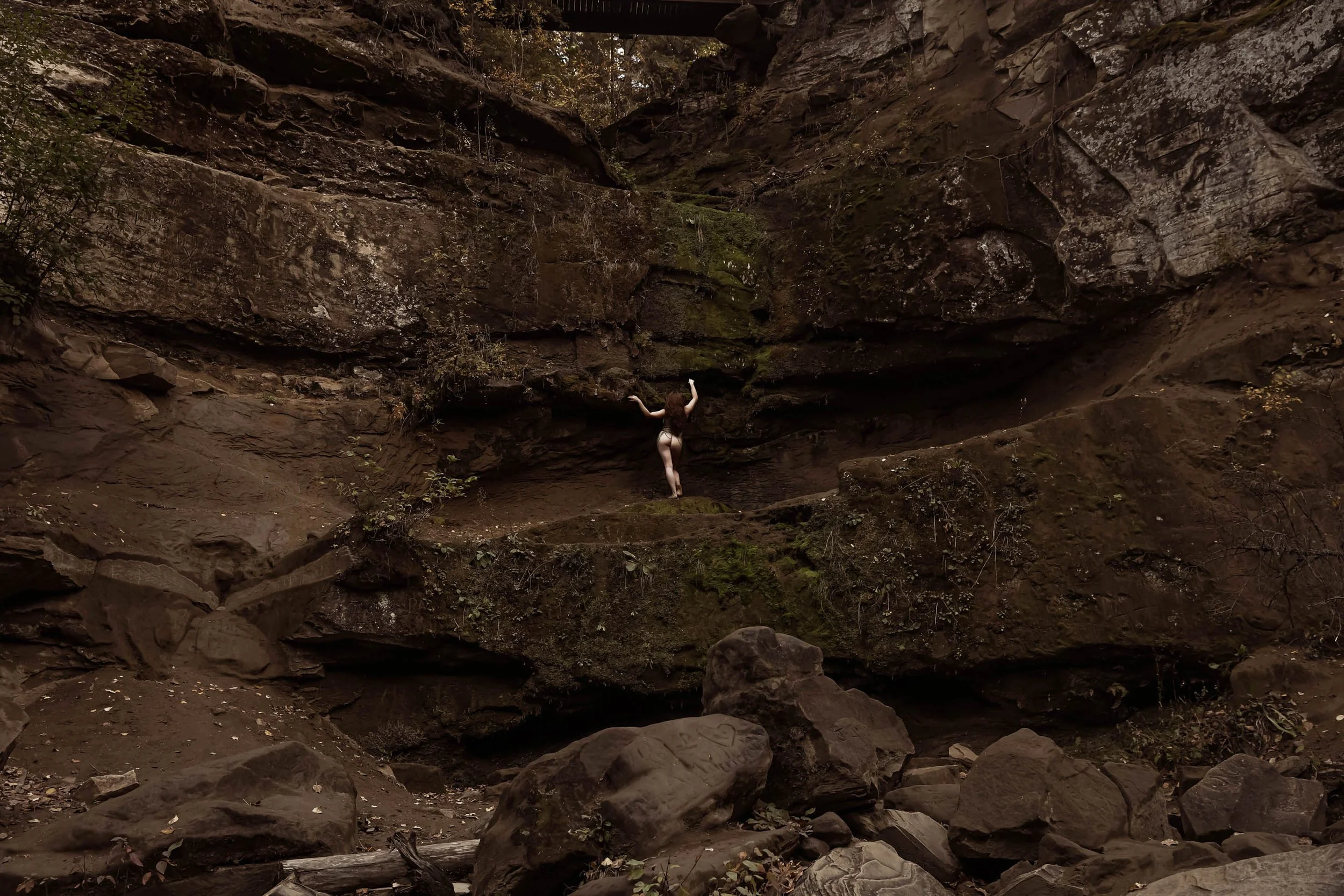 Alberta Boudoir adventures-canyon-waterfall-moss-98.jpg
