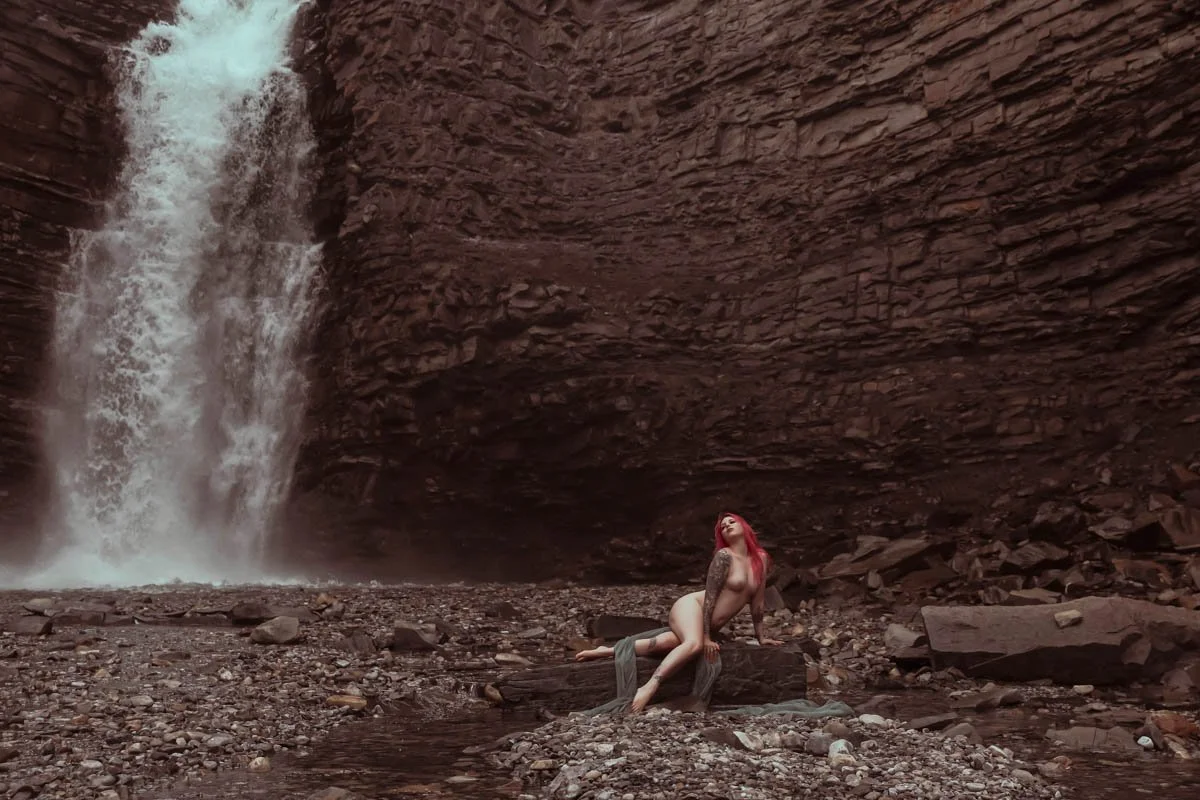 Alberta-waterfall-chaser-boudoir-adventure-53.jpg
