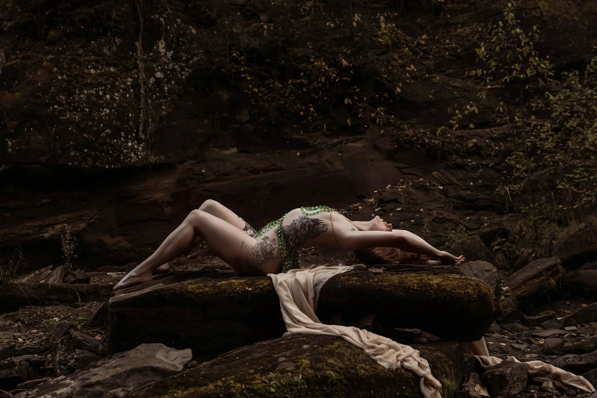 Alberta Boudoir adventures-canyon-waterfall-moss-83.jpg