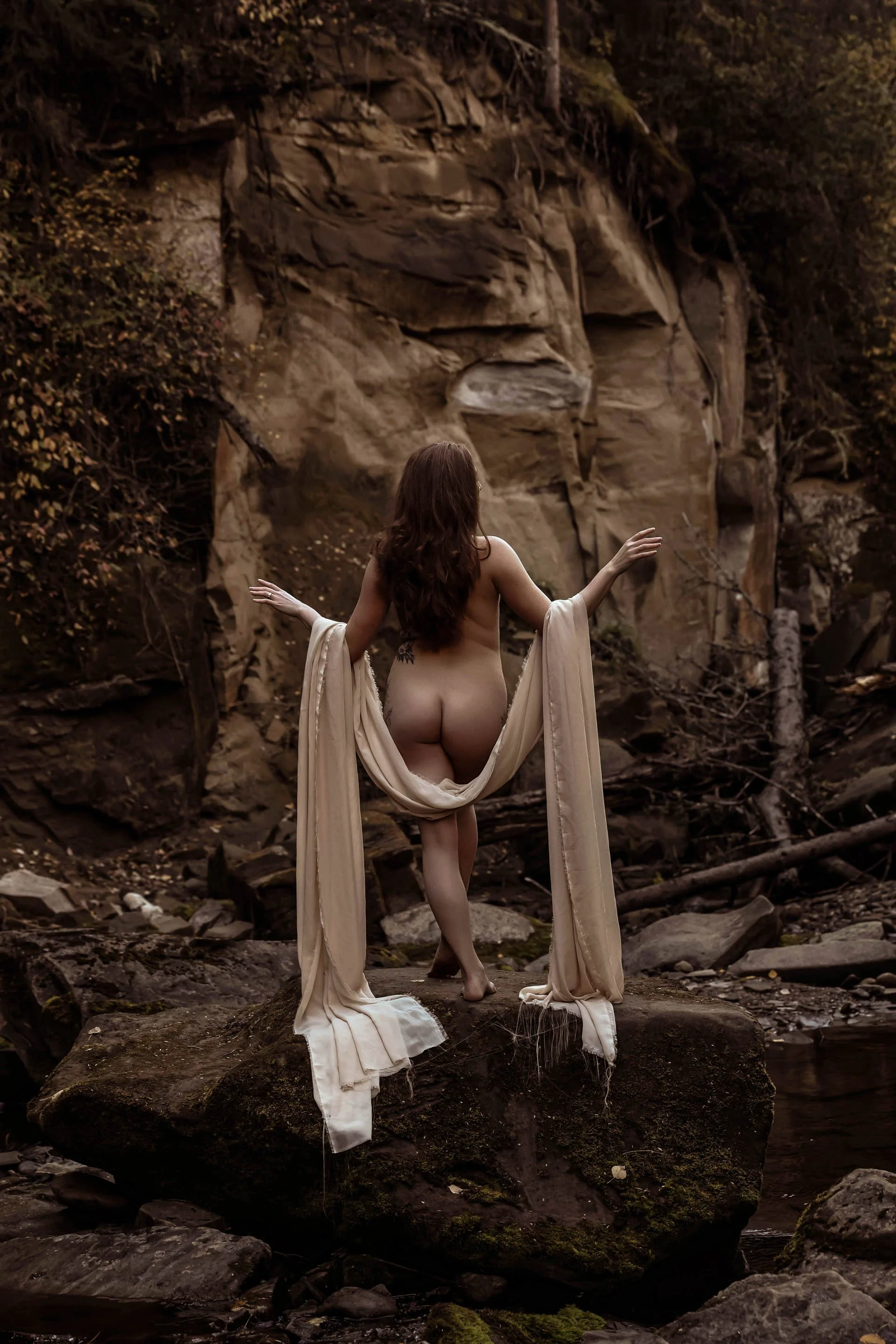 Alberta Boudoir adventures-canyon-waterfall-moss-24.jpg