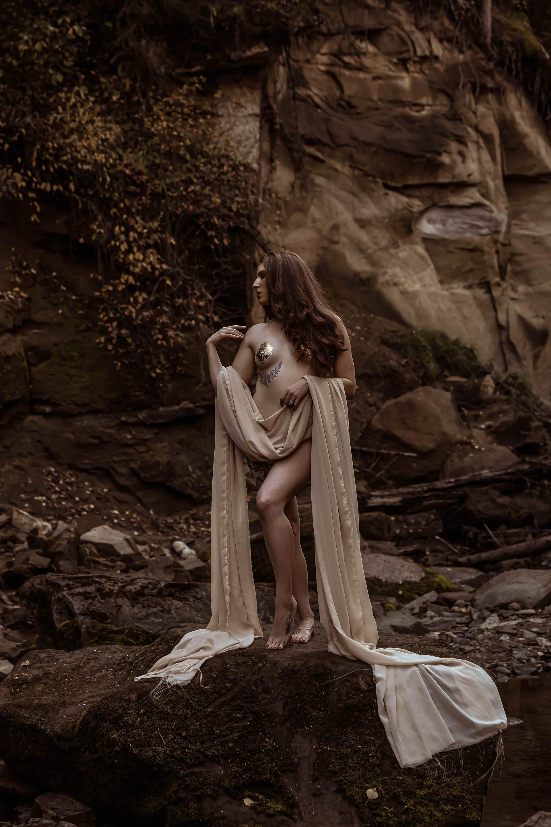 Alberta Boudoir adventures-canyon-waterfall-moss-8.jpg
