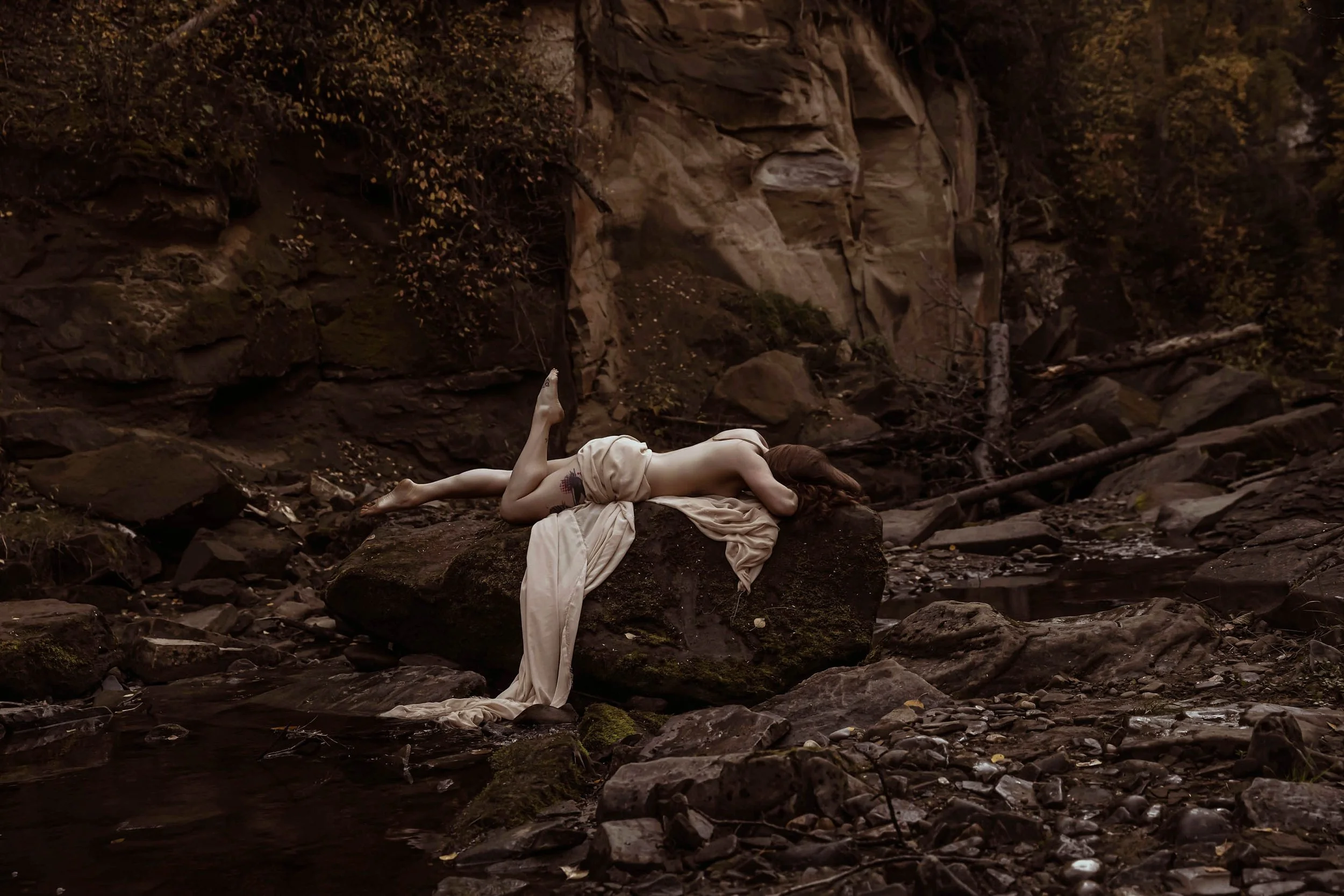 Alberta Boudoir adventures-canyon-waterfall-moss-42.jpg