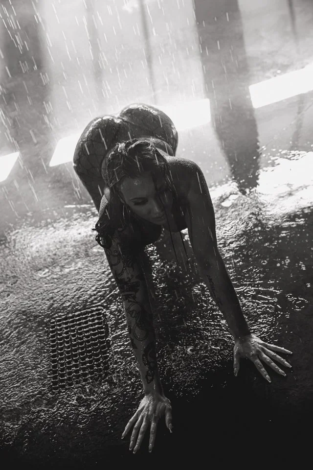 Rain-room-boudoir-edmonton-alberta-photography-studio-30.jpg