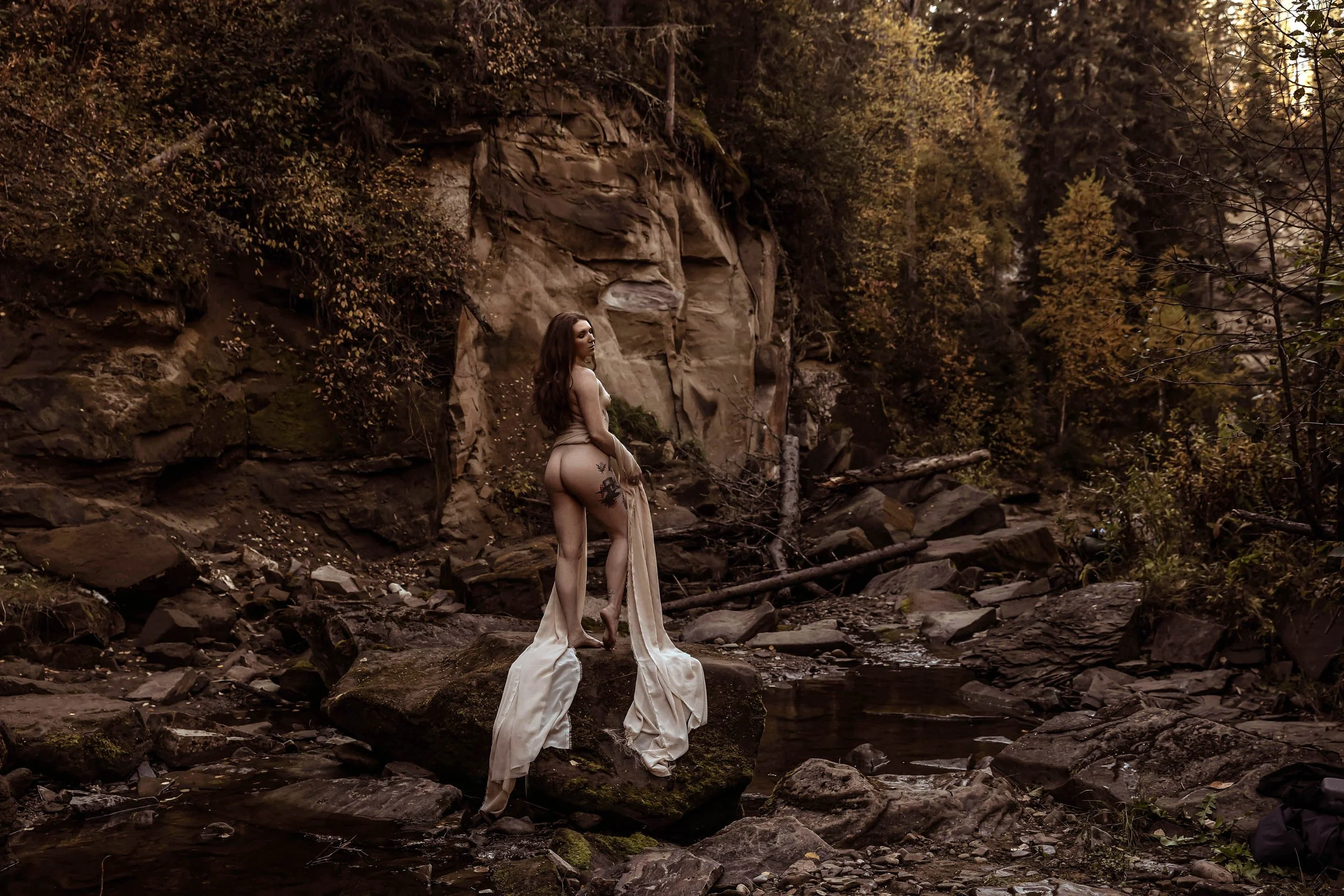 Alberta Boudoir adventures-canyon-waterfall-moss-20.jpg