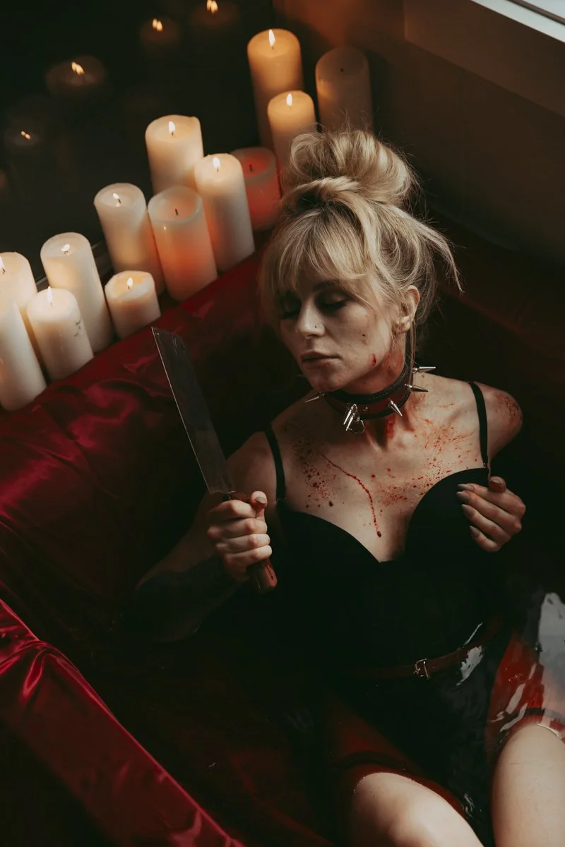 Spooky-Boudoir-murderest-housewife-calgary-photography-studio-15.jpg