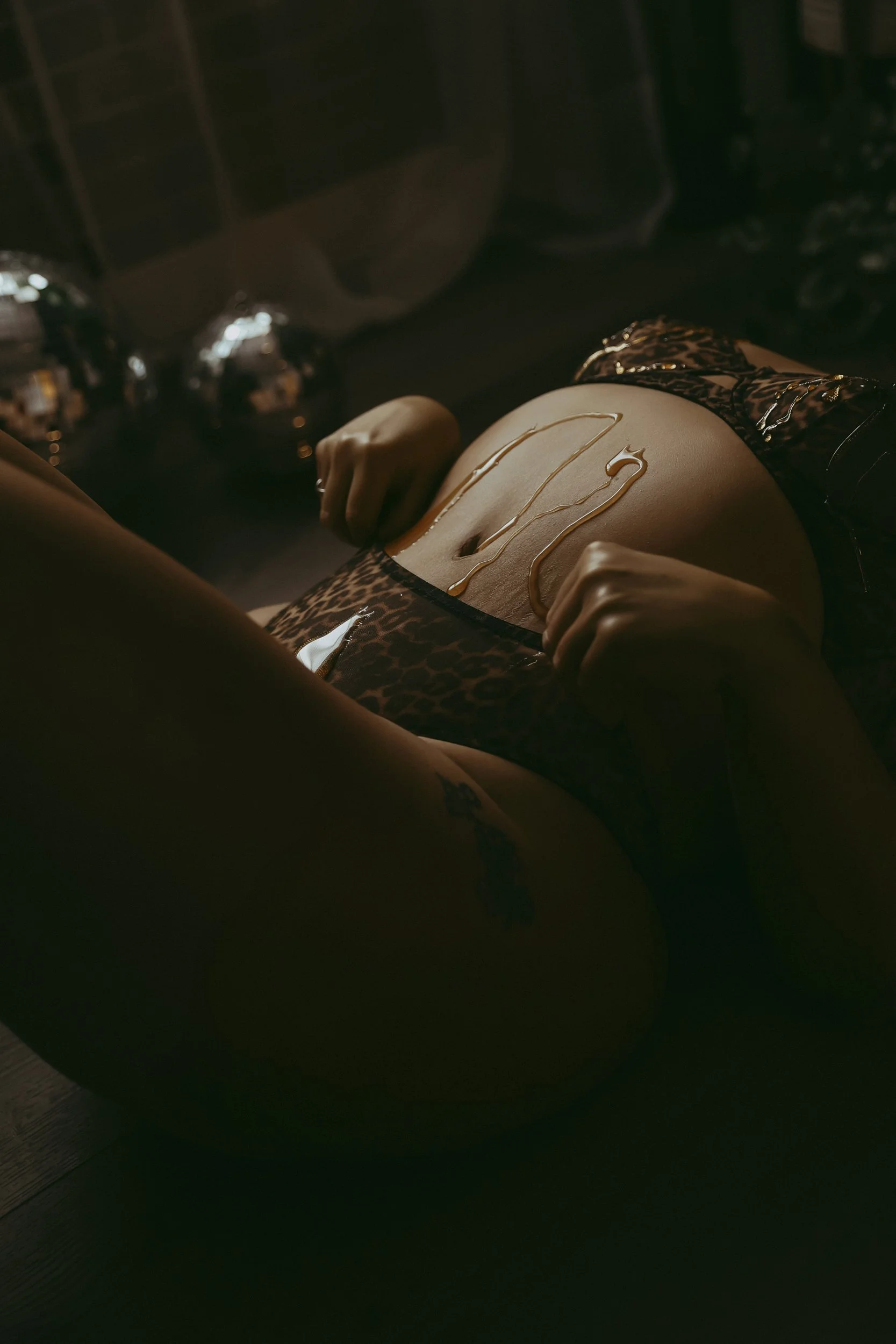 Honey-Drip-boudoir-photography-edmonton-58.jpg