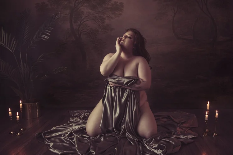 reniasance-art-photography-curvy-woman-5.jpg