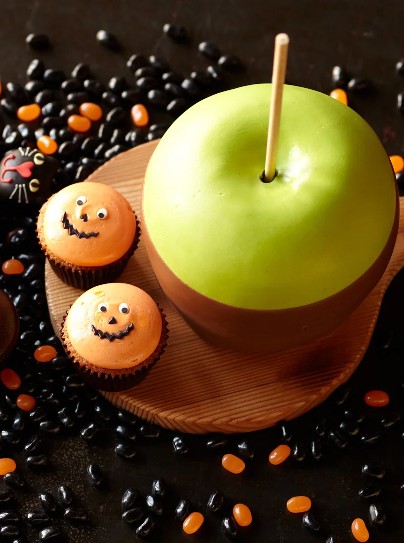 120531_INT_CH_CakesCupcakesCakePops.jpg