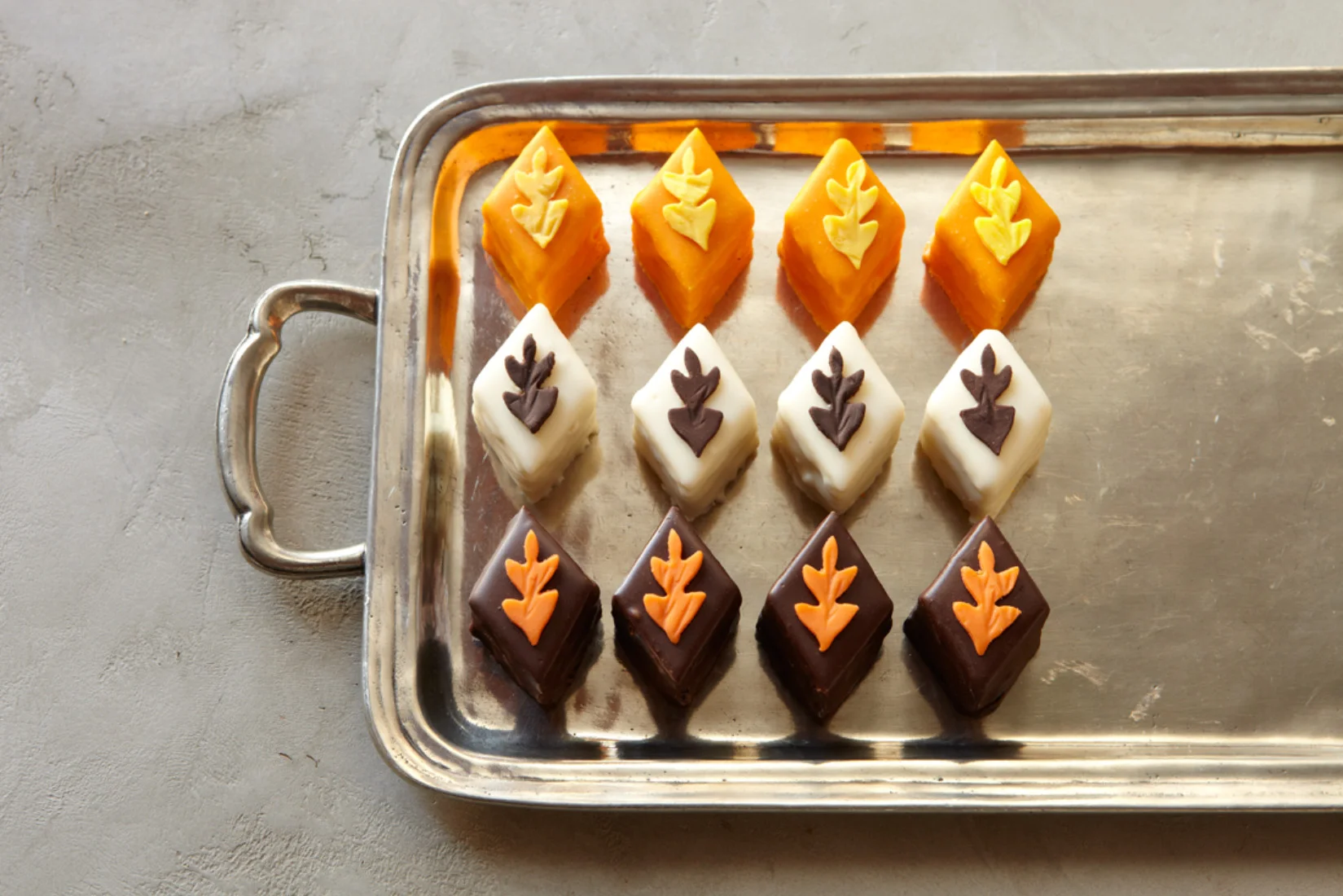 120907_NT_PIP_5899026_ThanksgivingPetitFours.jpg