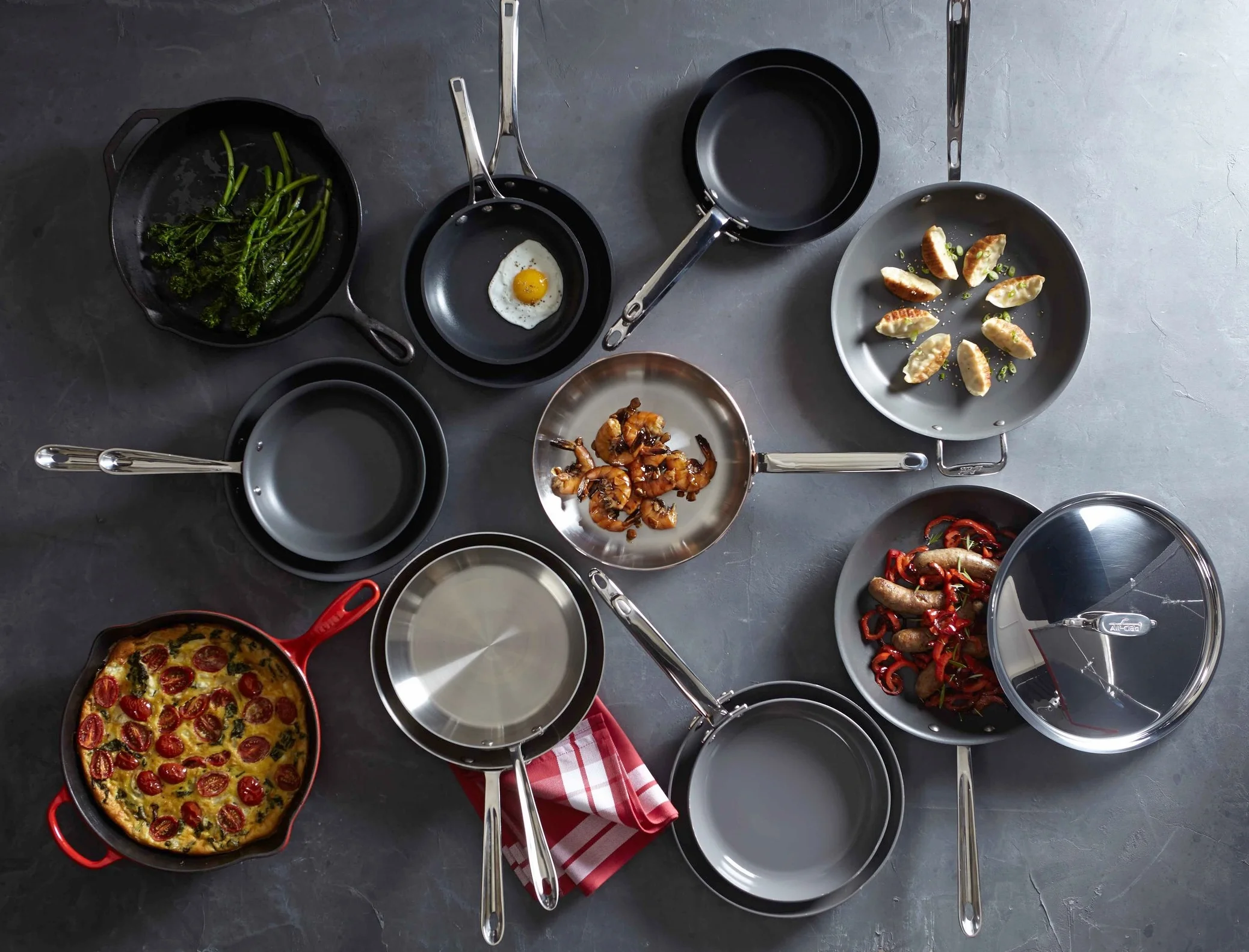 COOKWARE_29_FRYPANS_FullSpread_Base_v2_160817.jpg