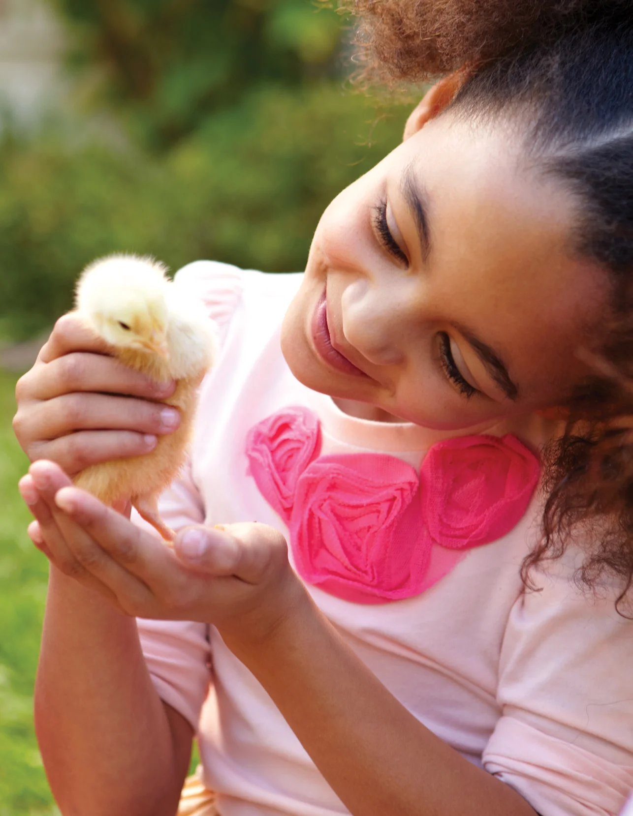 CS-LIFE-030-girl-holding-duckling.jpg