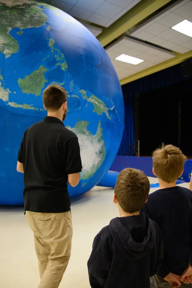 Earth Balloon_-2.jpg