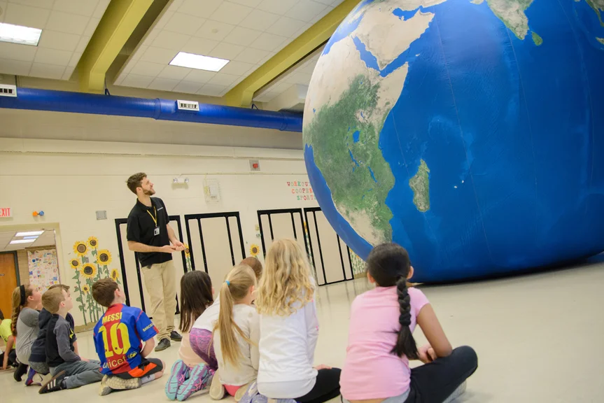 Earth Balloon_-12.jpg