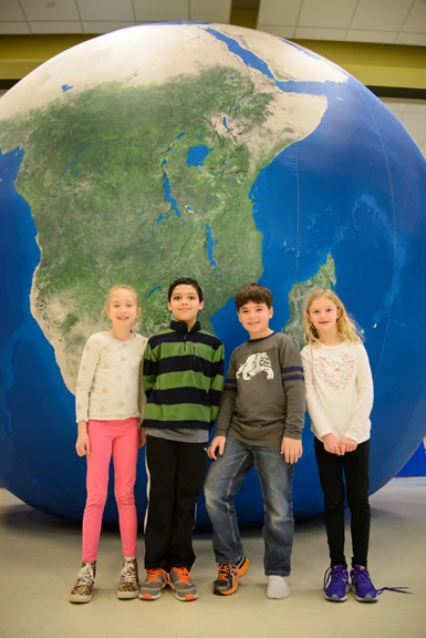 Earth Balloon_-24.jpg