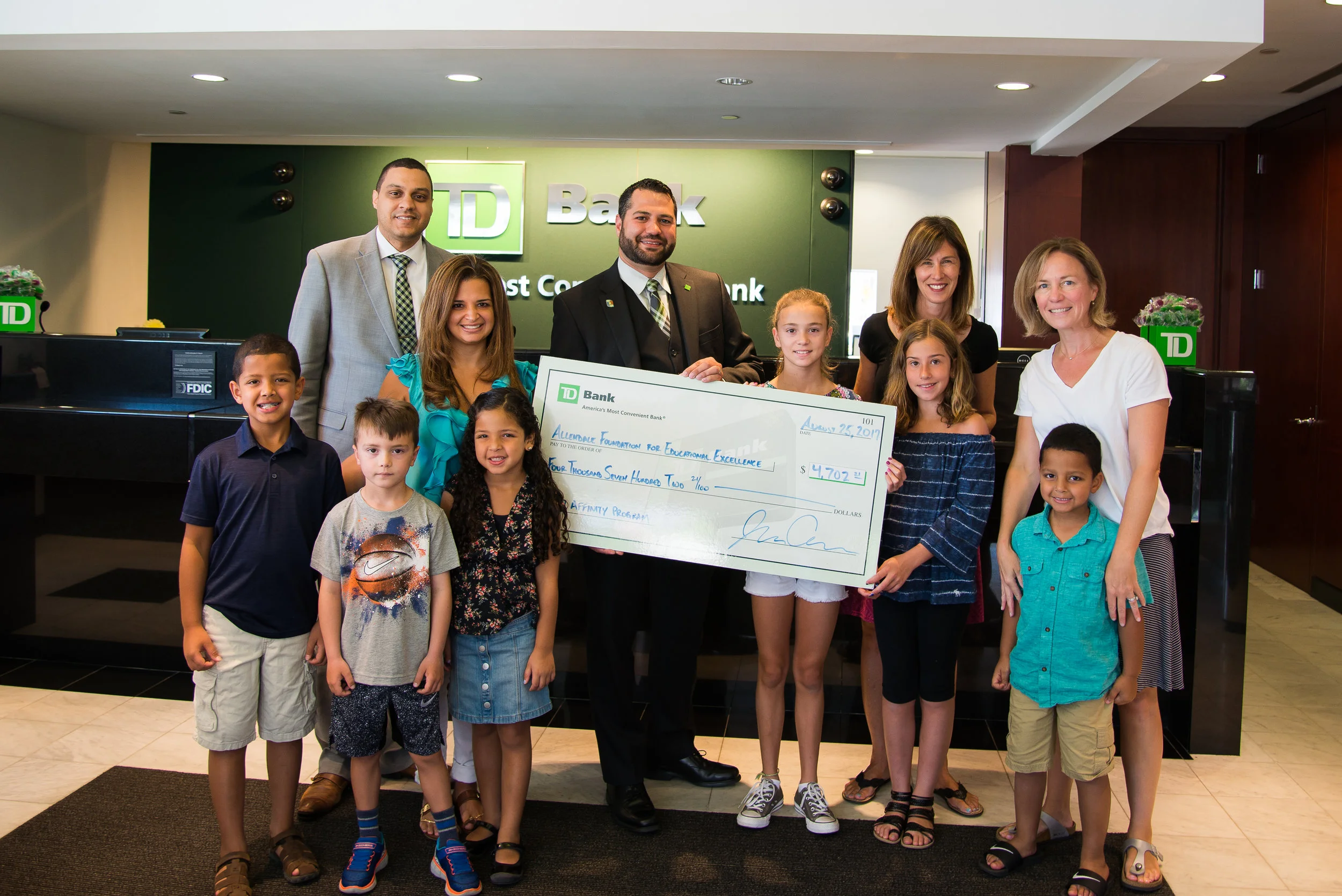 AFEE receives the check from the TD Affinity Program in 2017