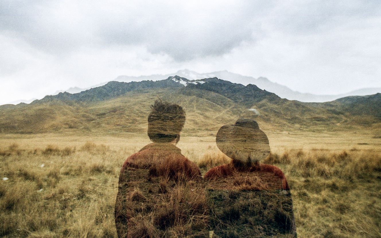 "Amor é montanha" by Tuane Eggers