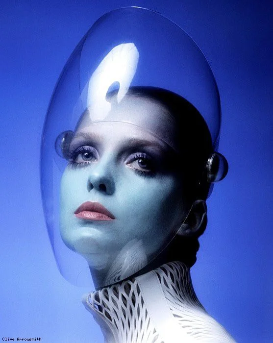 (Vogue UK, 1970-- source )