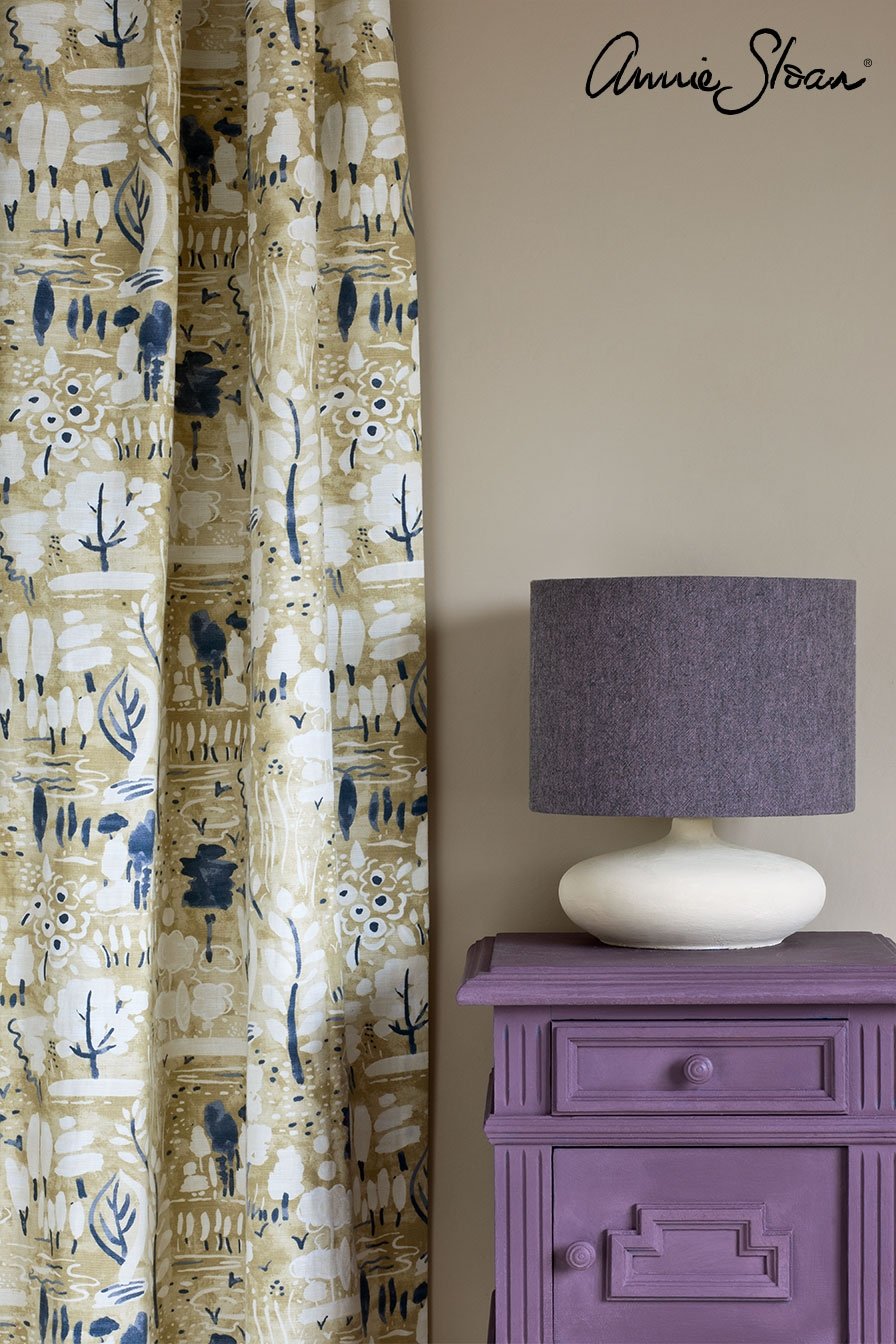 rodmell-side-table_-dulcet-in-versailles-curtain_-linen-union-in-emile-_-graphite-lampshade_-72dpi-image-3.jpg