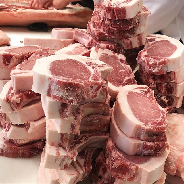 Attention friends in the SFV!  We just dropped off a bunch of stunningly beautiful, thick cut bone-in pork chops with our good friends @thejointeatery in Sherman Oaks.  They are selling them along with their incredible dry-aged fish which is as good 