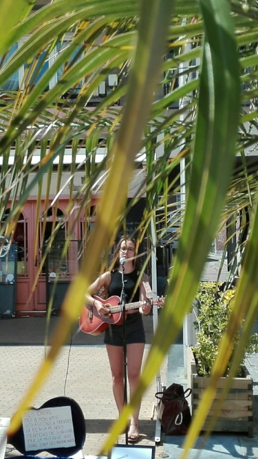 🌴