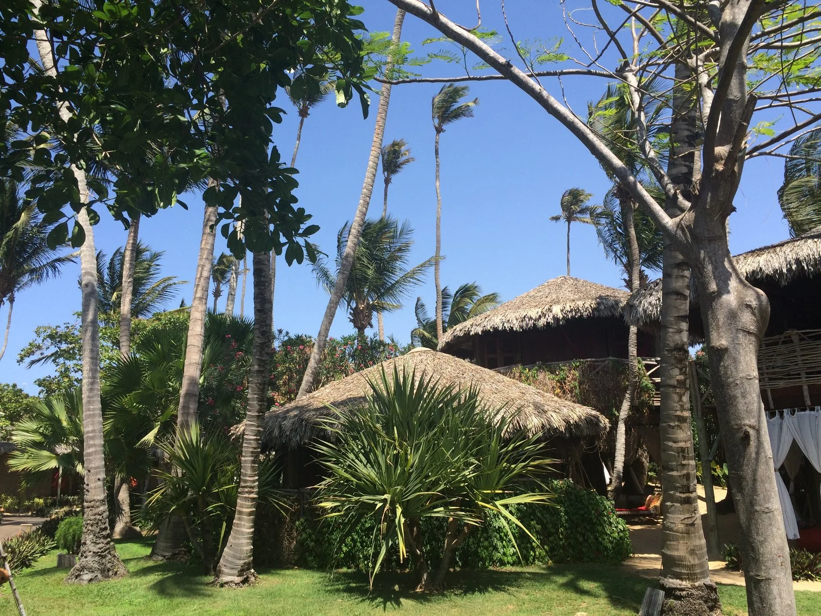 Palafita vista duna Pousada Vila Kalango.