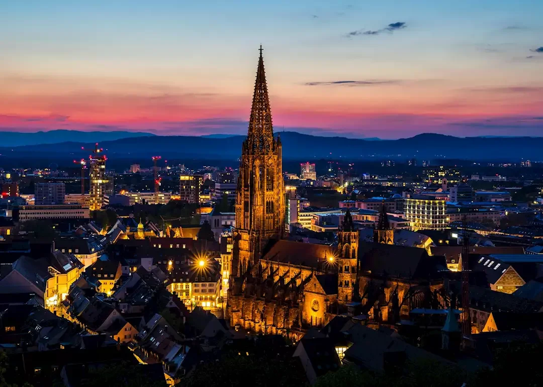 15988687-freiburg-at-sunset.webp