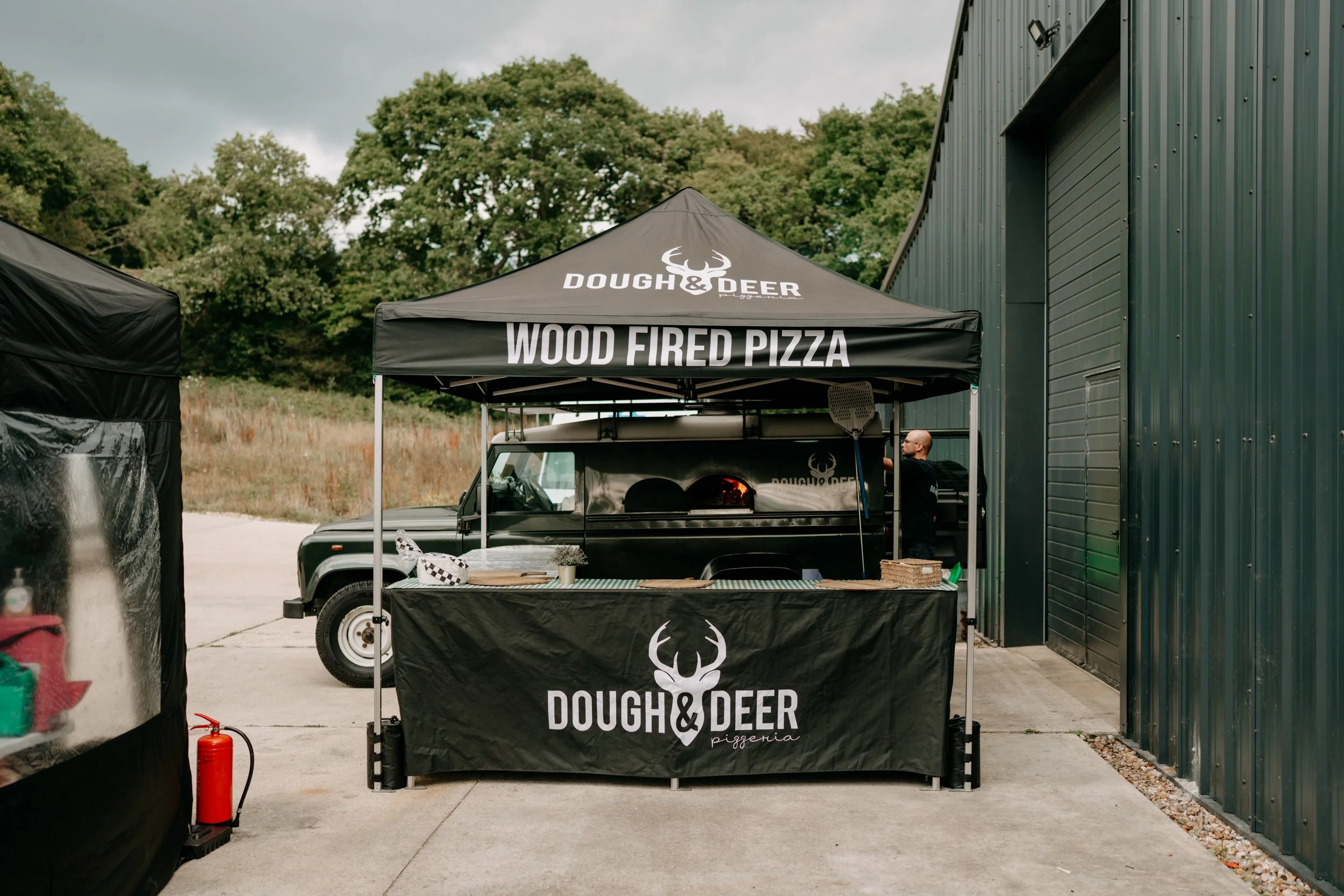 Ditch the Finger Buffet! Hire a Pizza Van for Your Next Corporate Event