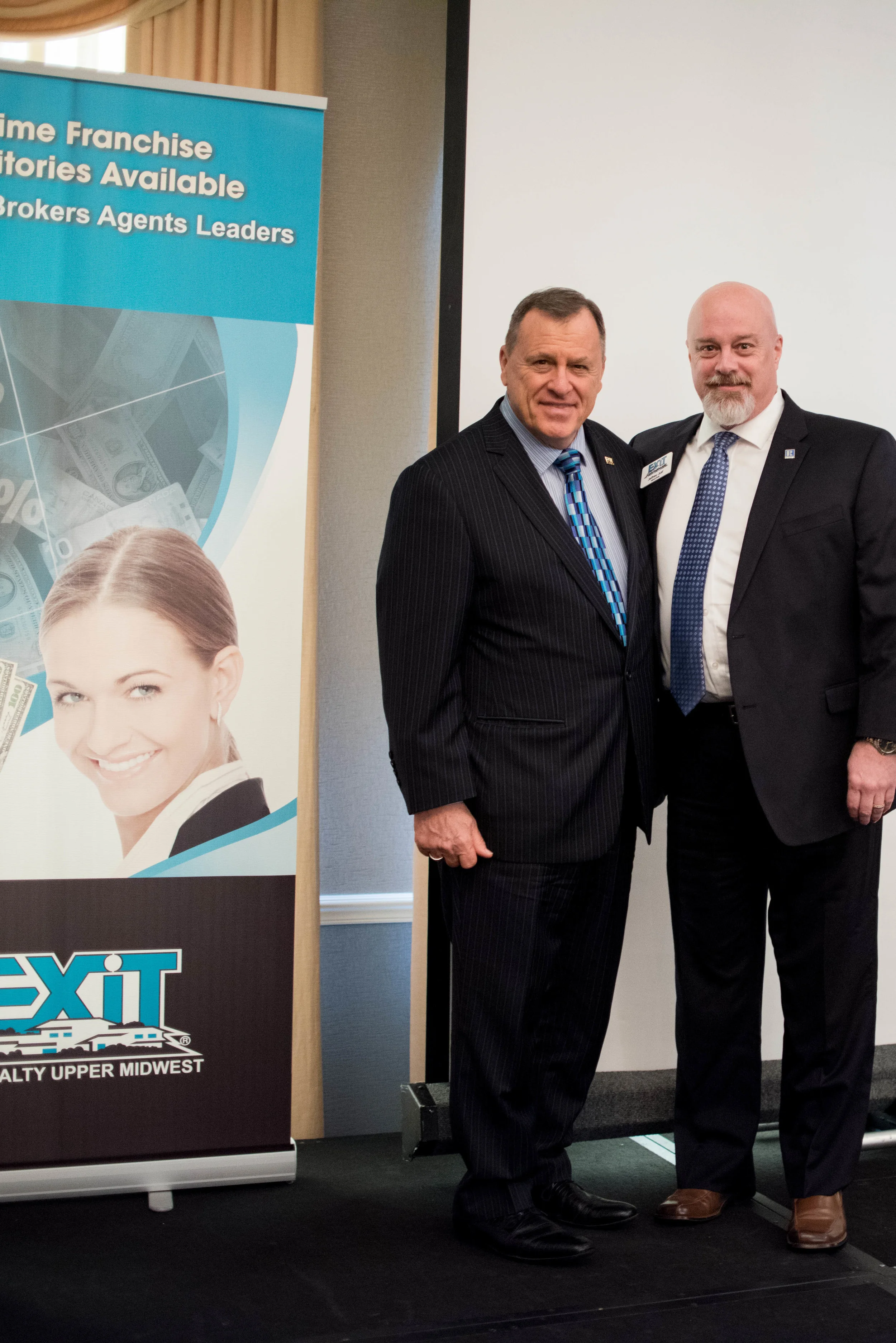 EXIT_185.jpg