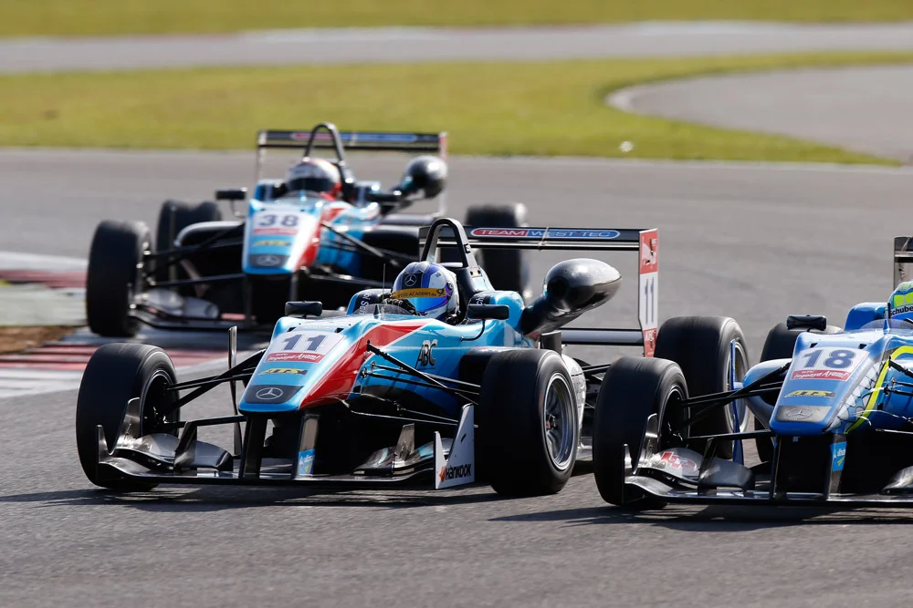 2015-FIA-F3-01-Suer-4526.jpg