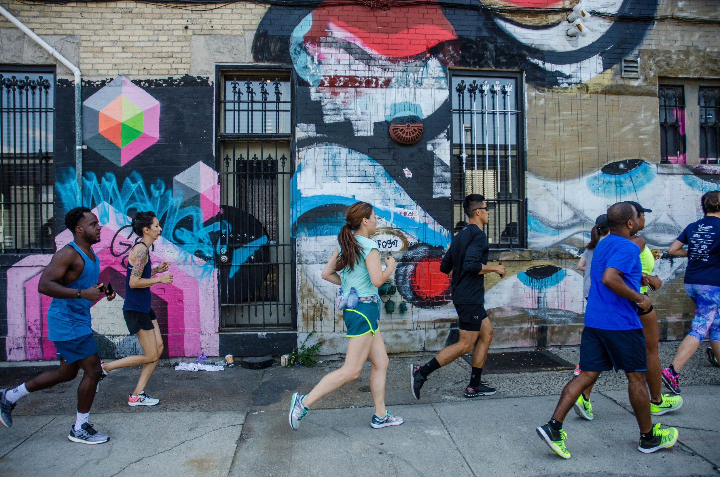 Les at Bushwick Art Run. Mural by Gumshoe Art. Photo by Filles Garcons Photography . 