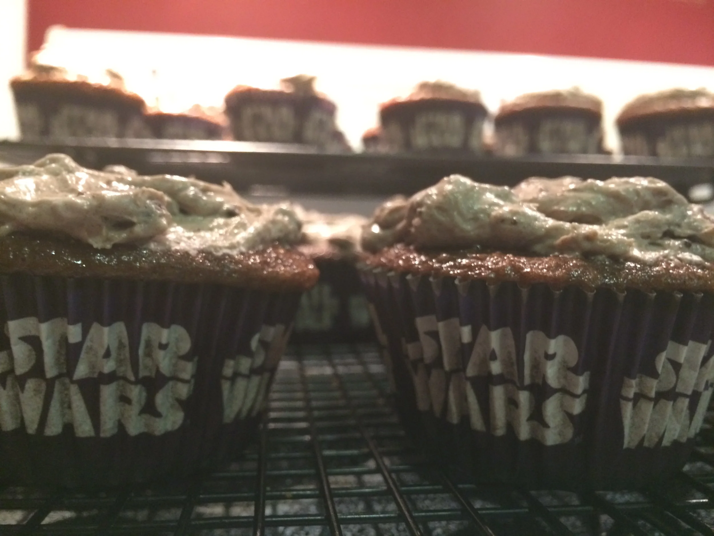 Oreo Cheesecake Surprise Cupcakes