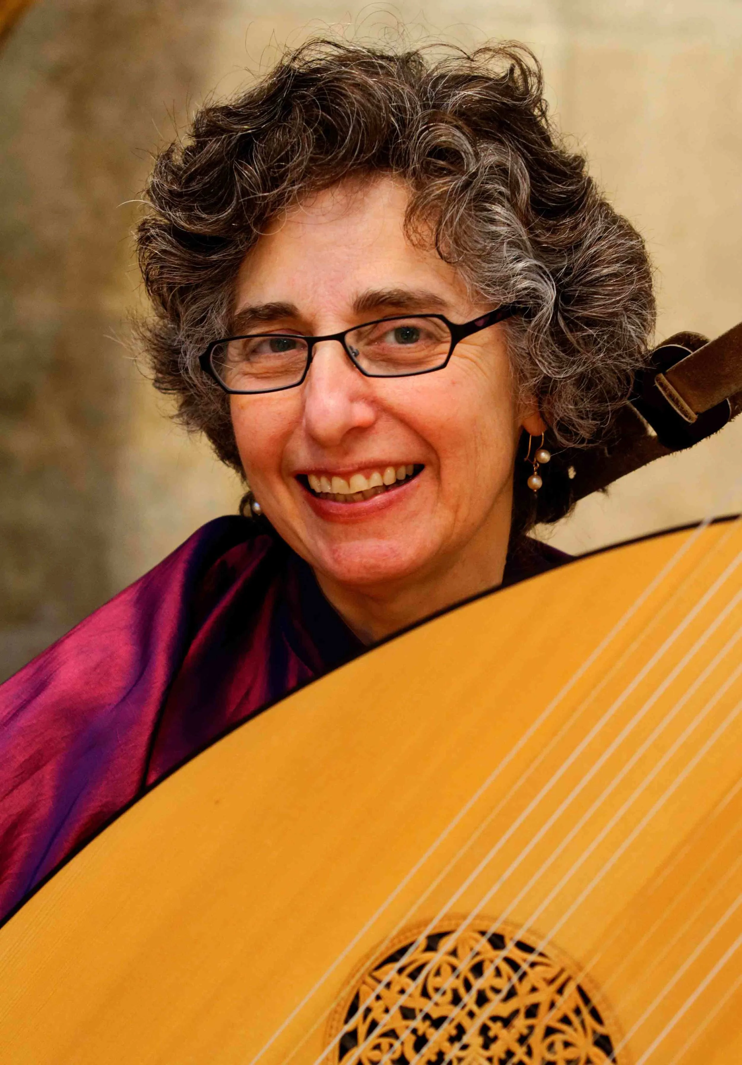 Deborah Fox, theorbo
