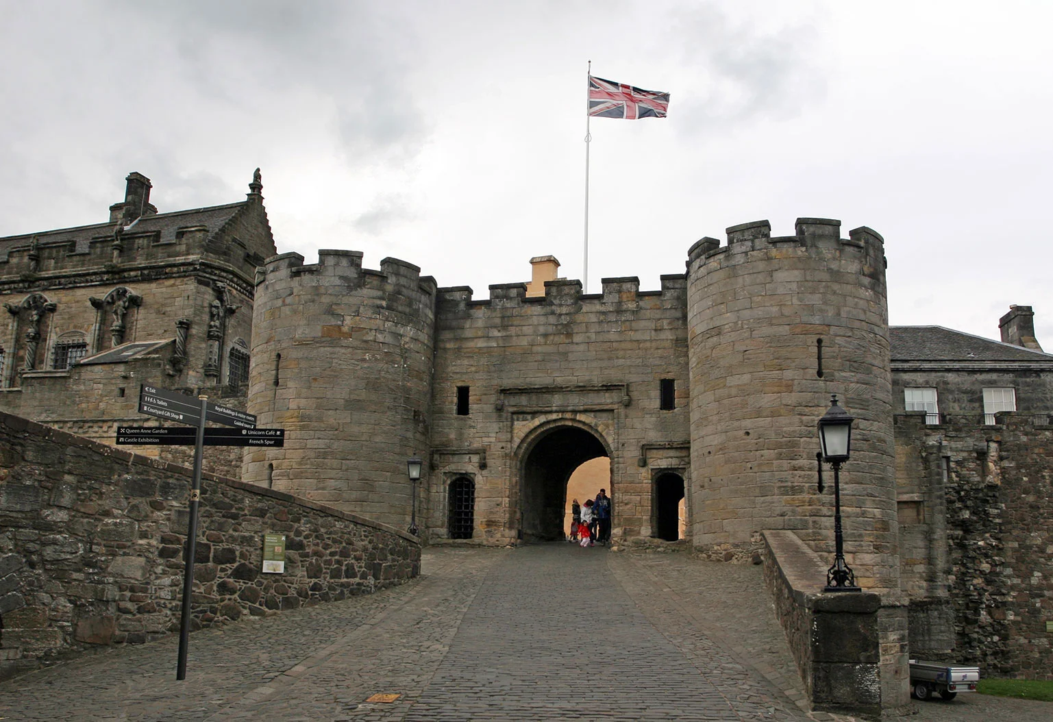 sterling_castle_01.jpg