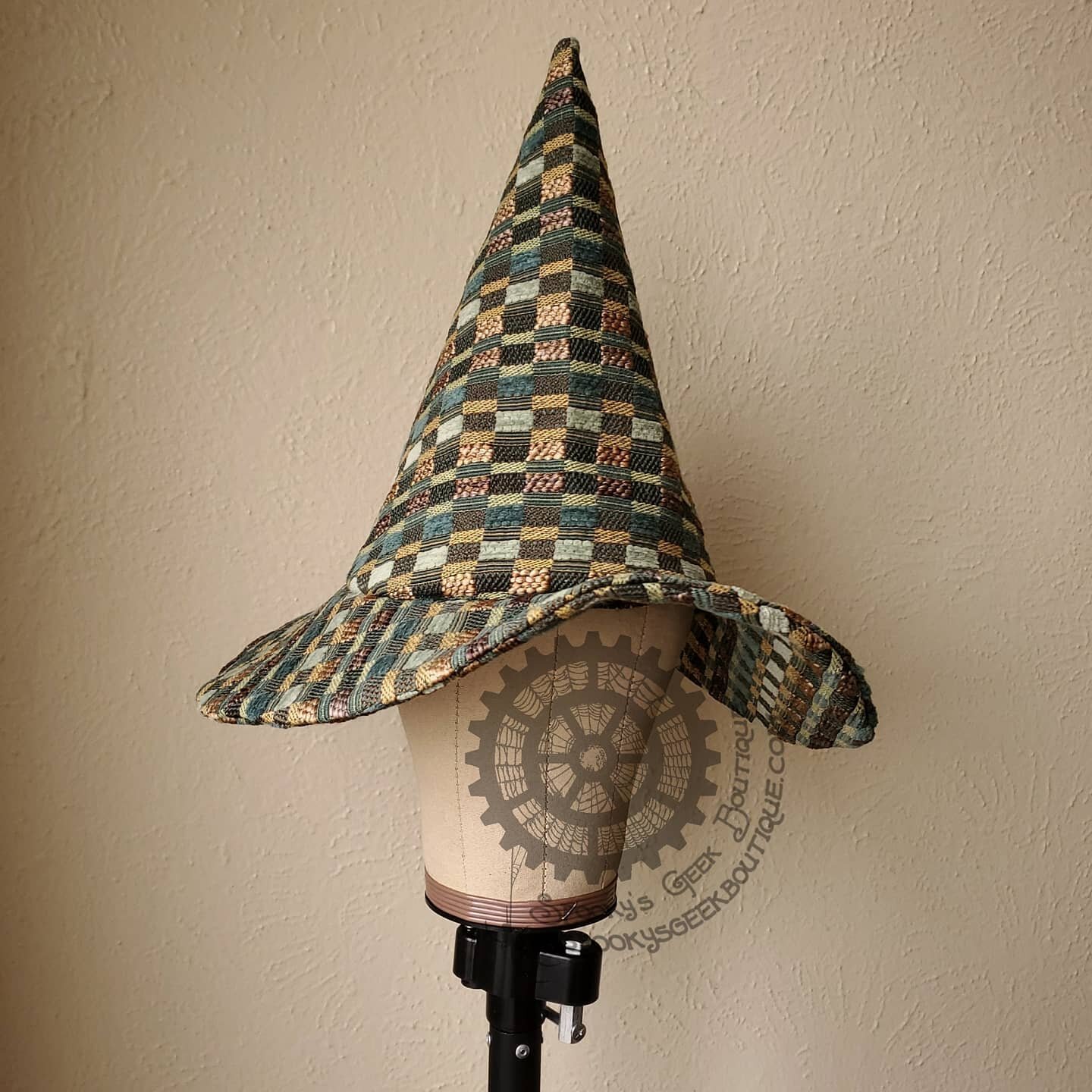 Been wanting to pick up a fancy new witch hat? Now is a great time!! We have so many cute ones in stock! Some even on clearance! Grab them for 30% off at checkout! 🌿 #CottageCore #WitchFashion #WitchAesthetic #WitchHat #MoriFashion #WitchyThings #Po