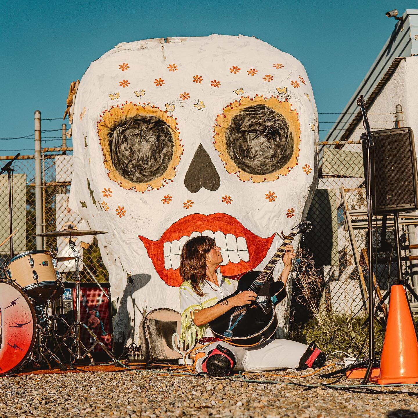 💀👄 #tucson We&rsquo;ll see you Dec. 2nd @clubcongress w/ @senators.music @sharkkheartt and Grace Noelle 
Last show of 2022 👋 
@peteconnollyart 
Photos: @tylerlidwell throw back to our performance on @az.illustrated