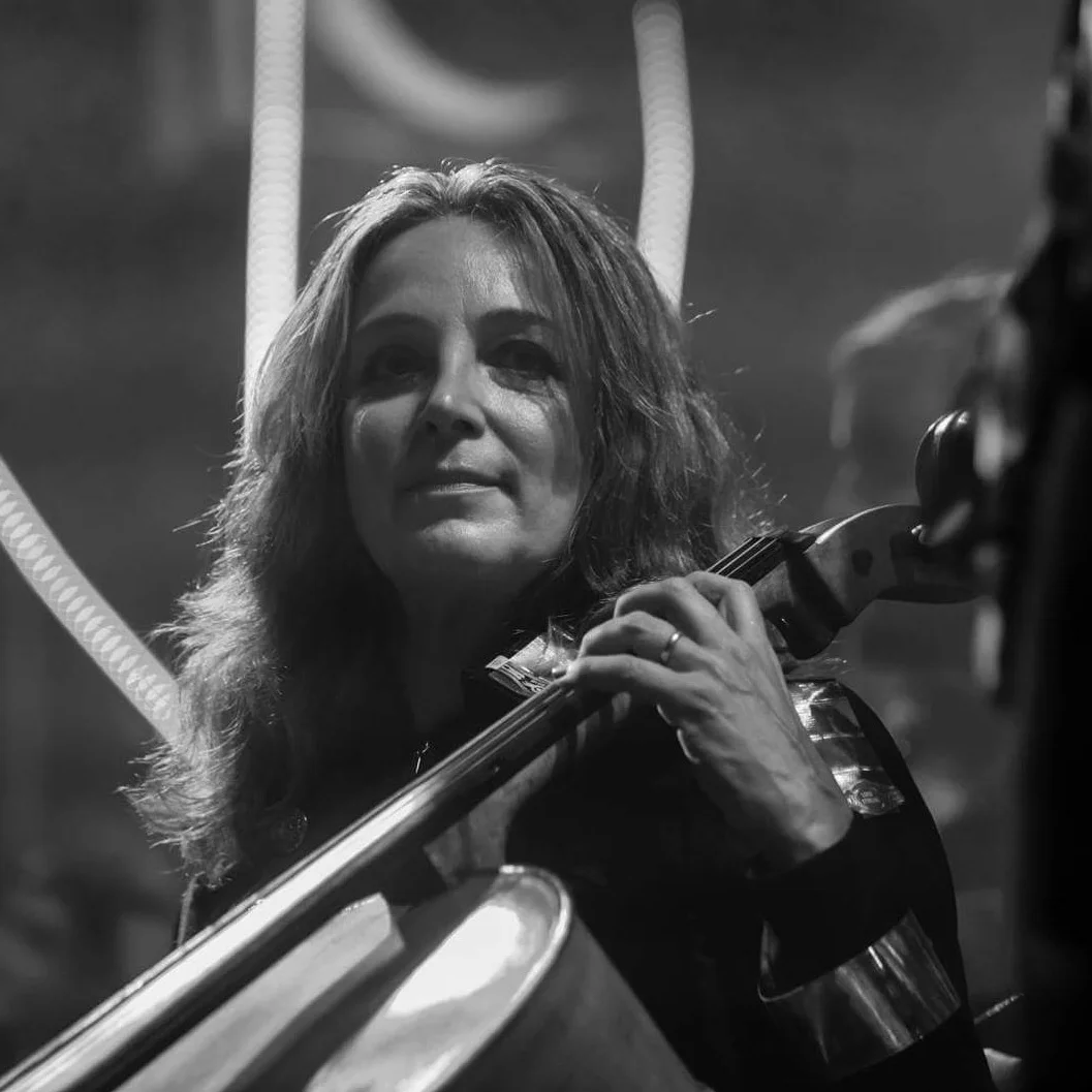 CELLOS: Anni Chapman Anni grew up in musically inclined extended family, starting as a guitar and piano student and moving to cello as soon as she was tall enough to carry one around. After putting her music aside to focus on a career in real estate development and to raise a family, she dusted off her cello in 1998 and hasn’t looked back since. Besides doing a variety of local gigs with various groups around the Bay Area, Anni has been playing with Awesome since 2015.