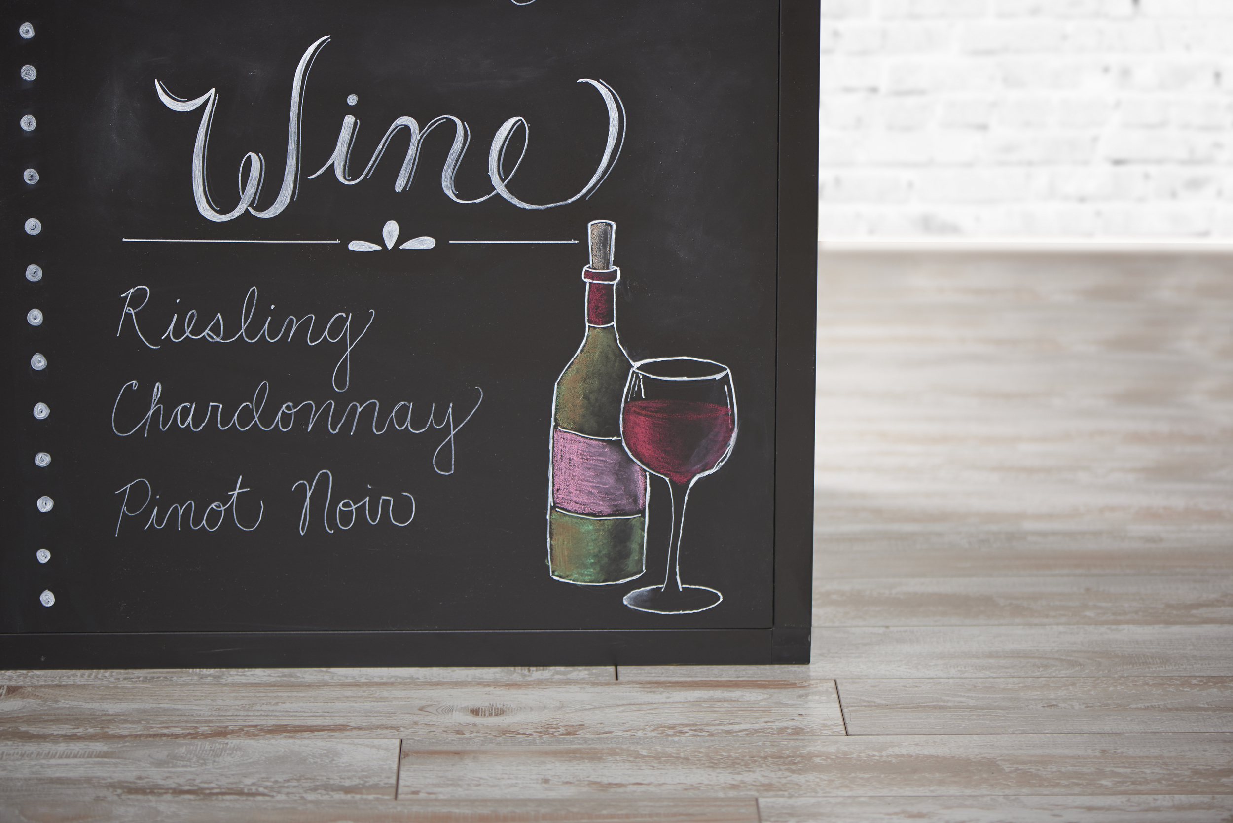 Chalkboard_Bar_Detail_01.jpg