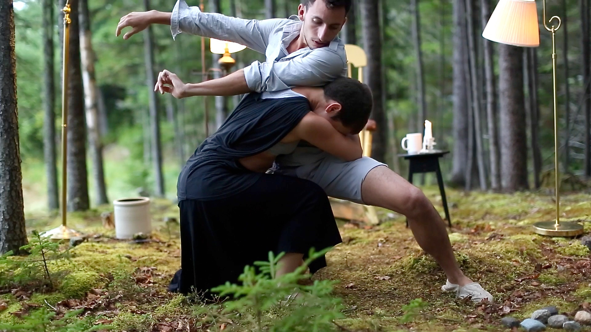 The Weight - A couple dances through an abusive relationship, not willing to let go of each other.