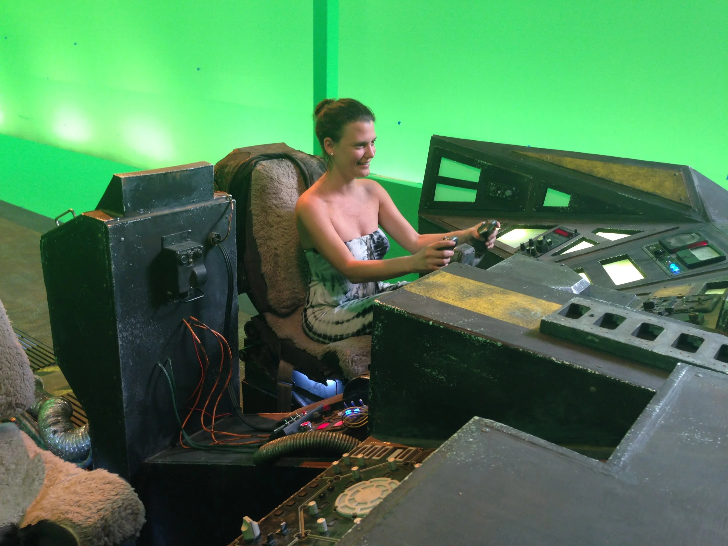 Behind the scenes of The Shipment - Ana at control