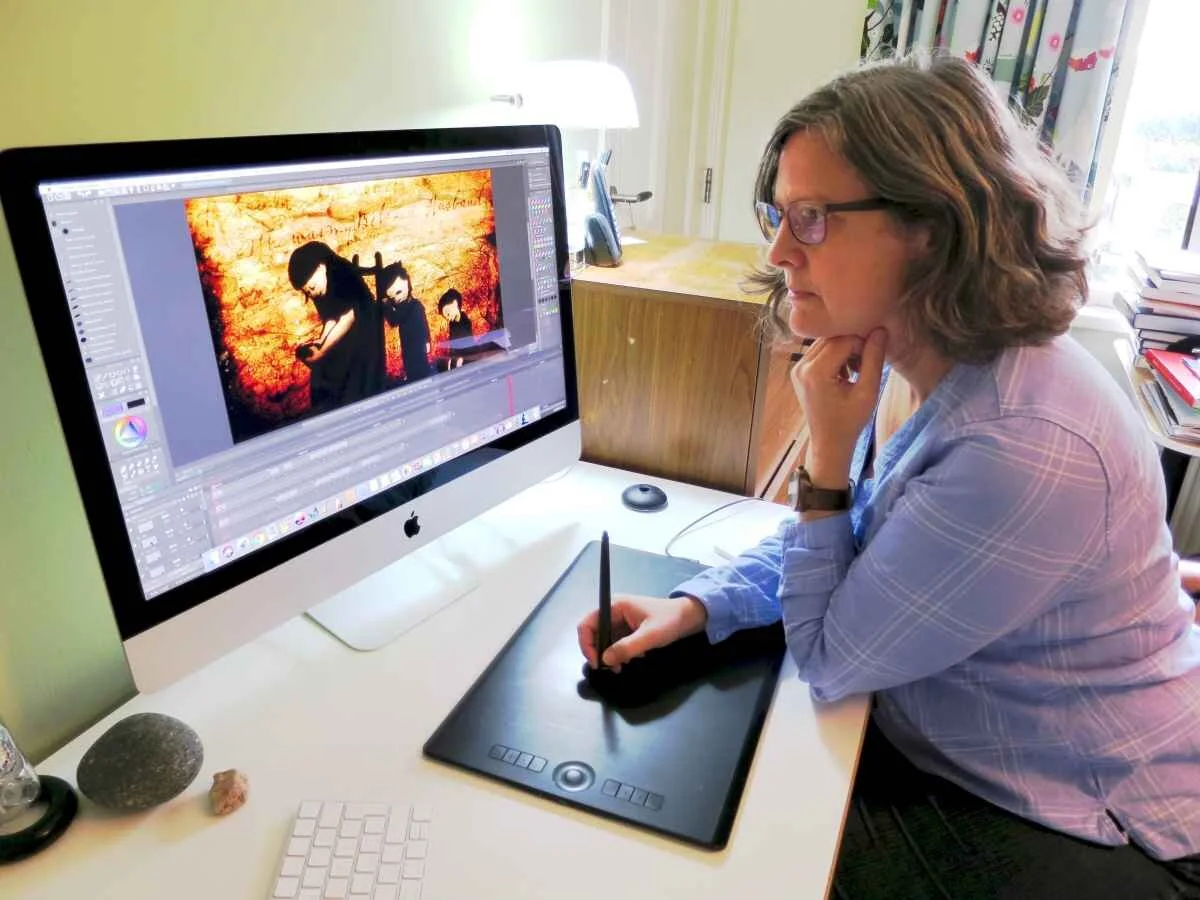 Behind the scenes of Tha thu air Aigeann m' Inntinn (You are at the Bottom of my Mind) - Animator Catrìona Black used animation software to build up layers of  drawn animation with textures she photographed in the Isle of Lewis.