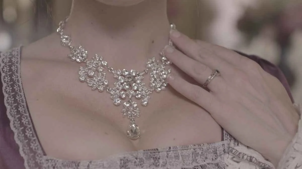 La parure (The Necklace)