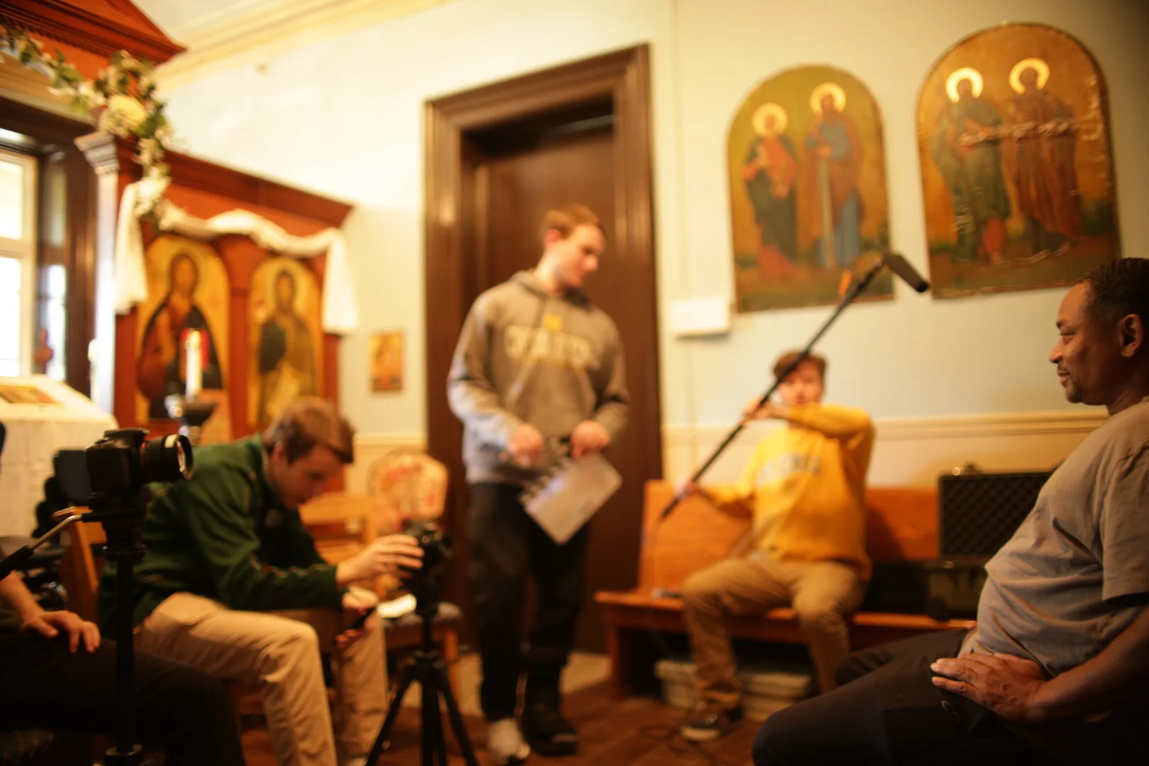 behind the scenes of Forest City Blues - Director Connor Fairfield, DOP Doug Camp, Sound Engineer Dan Nieberding  and Camera Operator Bryan Cundiff prepare to interview Keith.