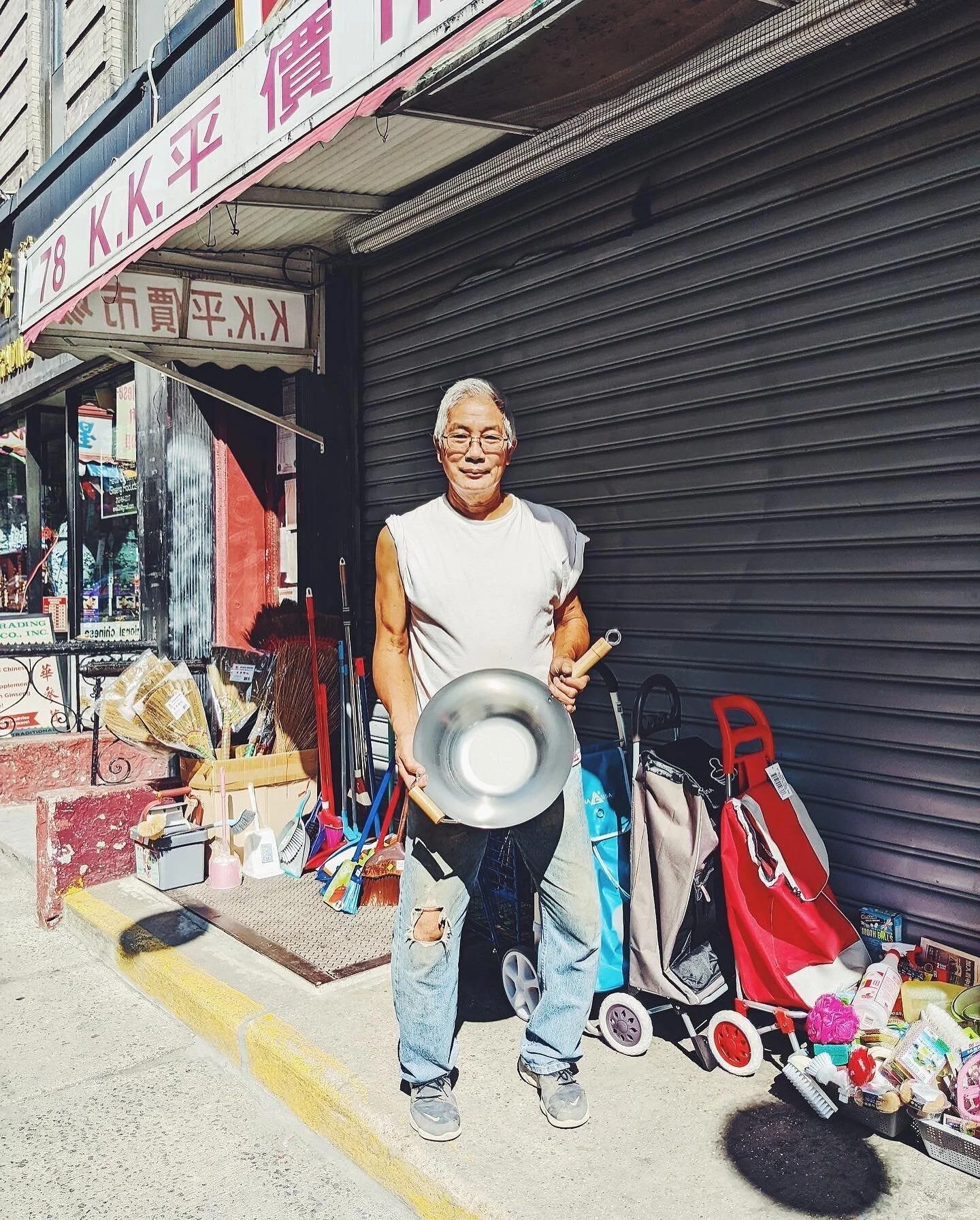 Many folks ask me where to get a good wok. There are lots of great independent shops to support, but here&rsquo;s one in particular that would really benefit from the business.

@kkdiscount has been operating in NY&rsquo;s Chinatown for over 30 years