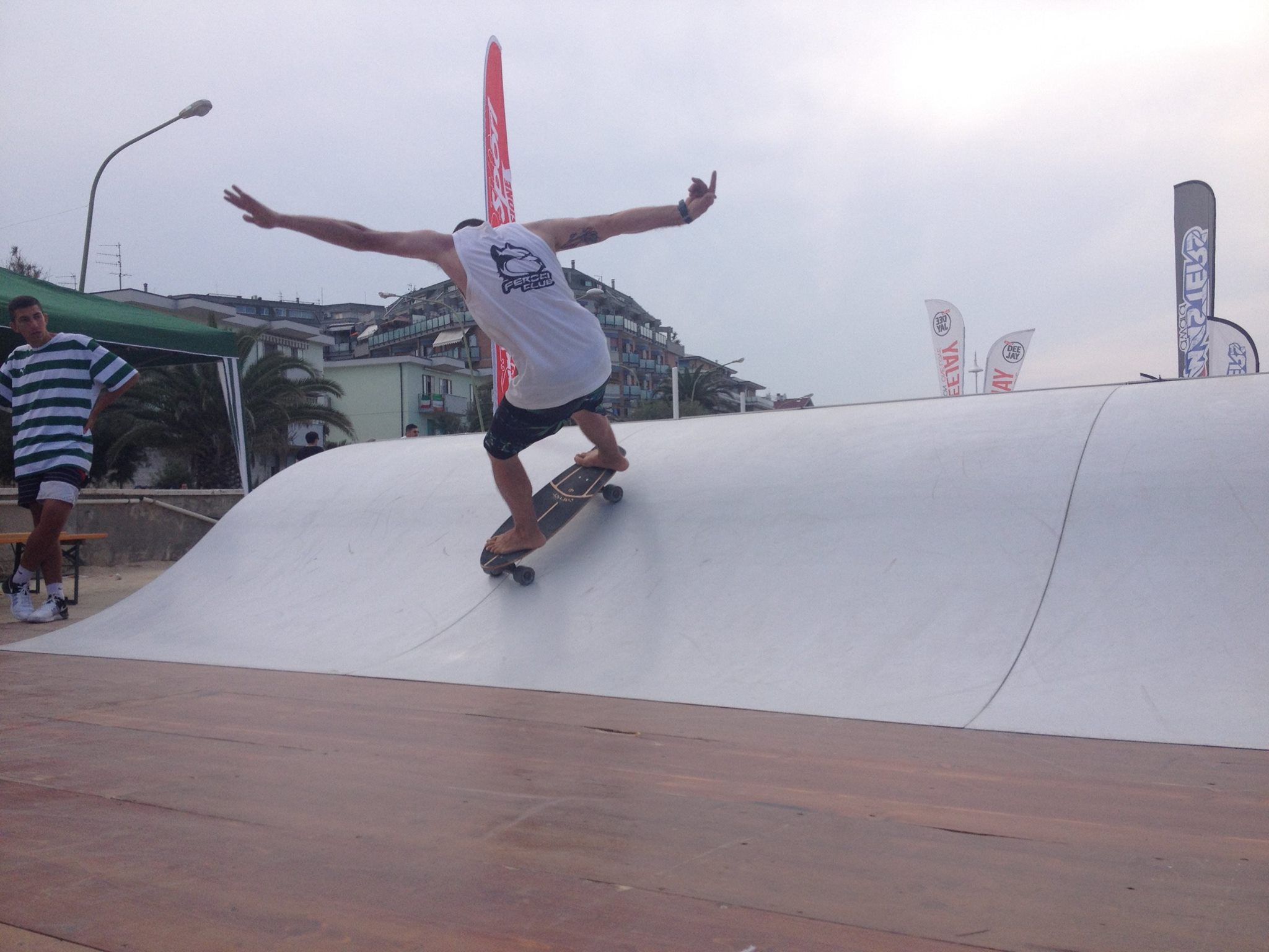 XMasters 2016 Pescara — Whitezu Surfskate Waves