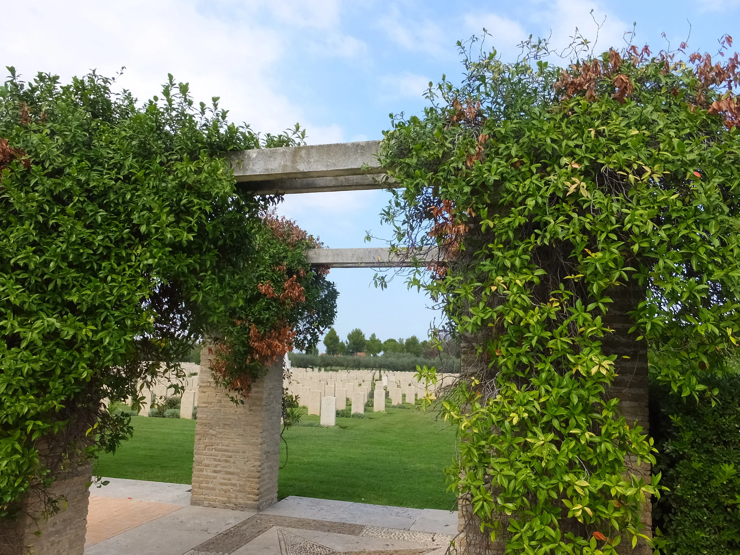 Ortona - Moro View cemetery 3.JPG