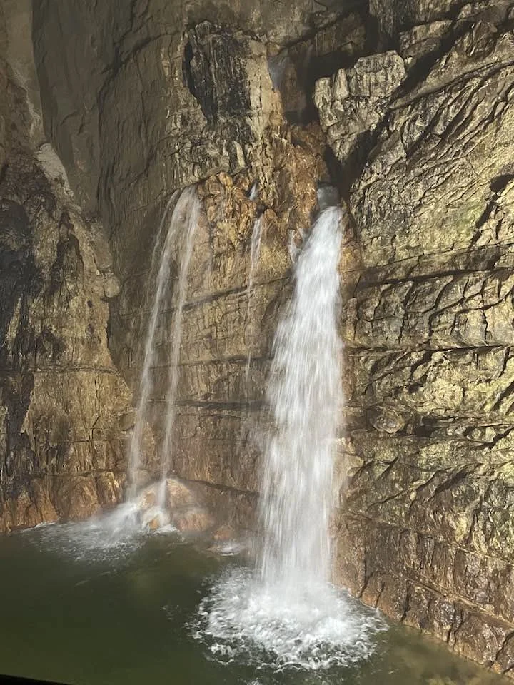 cave1.jpg