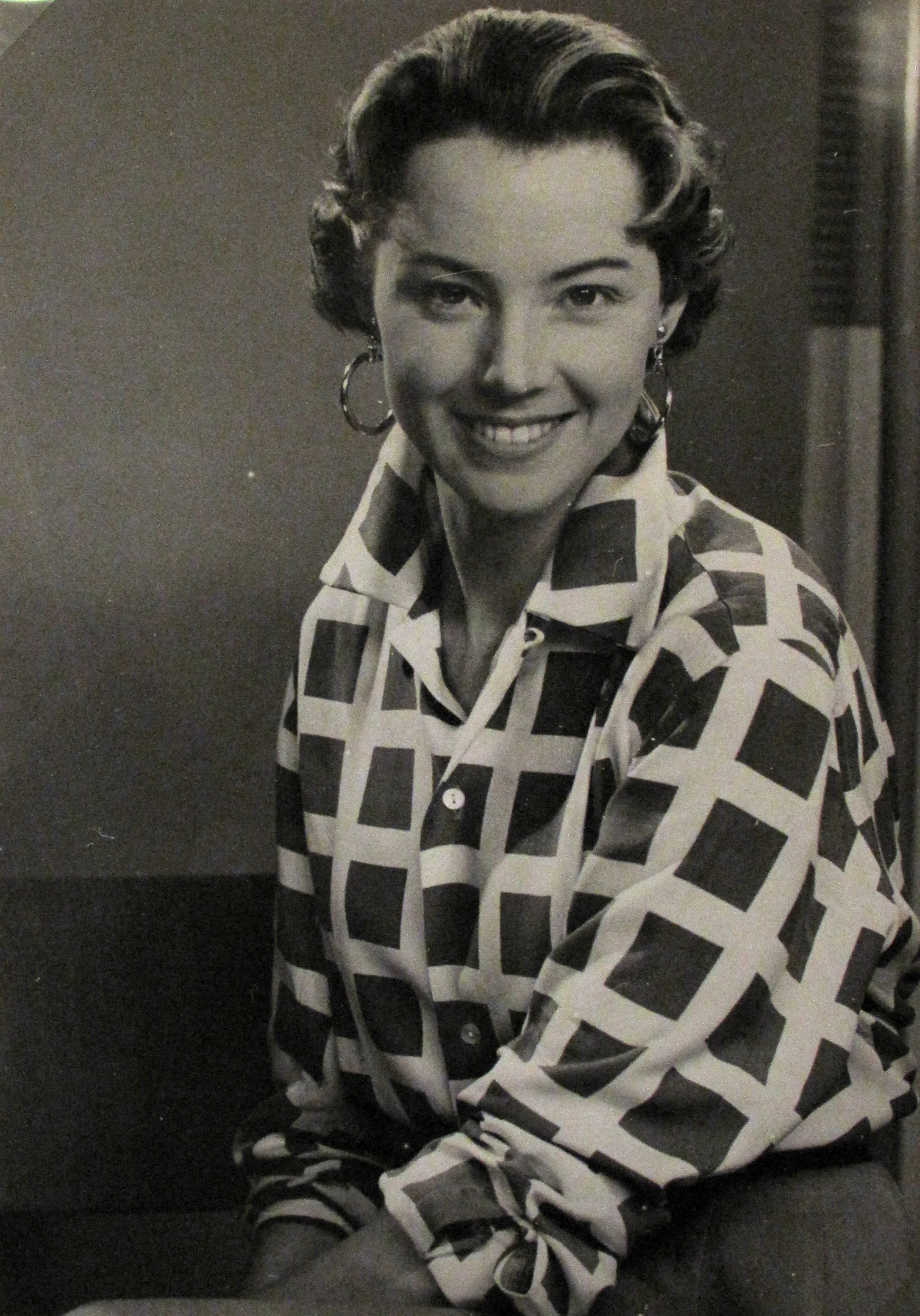   Karin Kraaykamp - Pose 3 by Stevens / Archive Museum Hilversum  