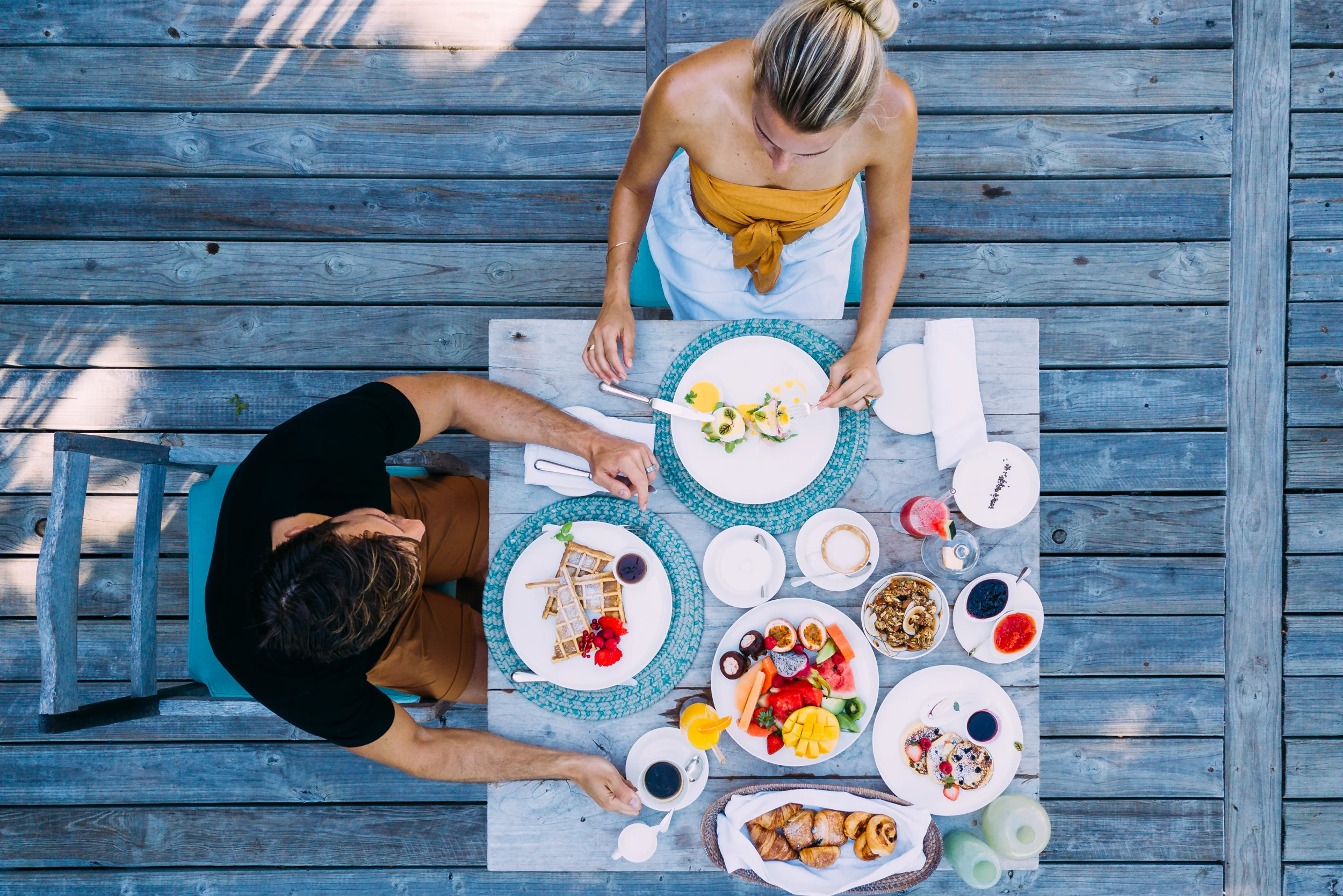 North Island - Piazza Breakfast - 2500px.jpg