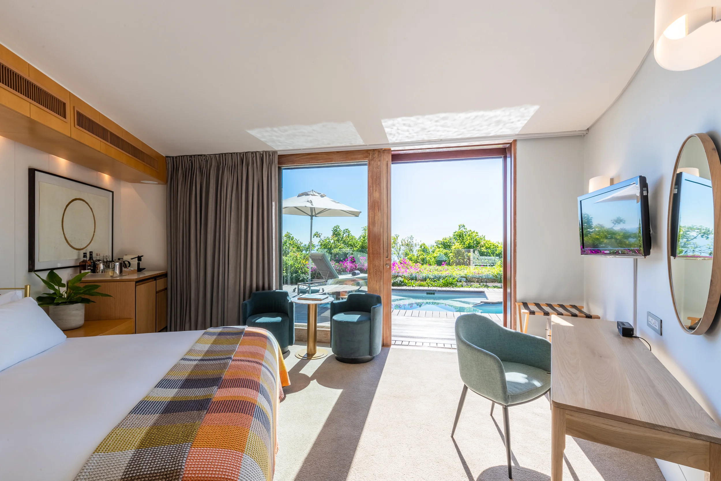 EH - Villa One - Spa Pool Room - 2500px.jpg